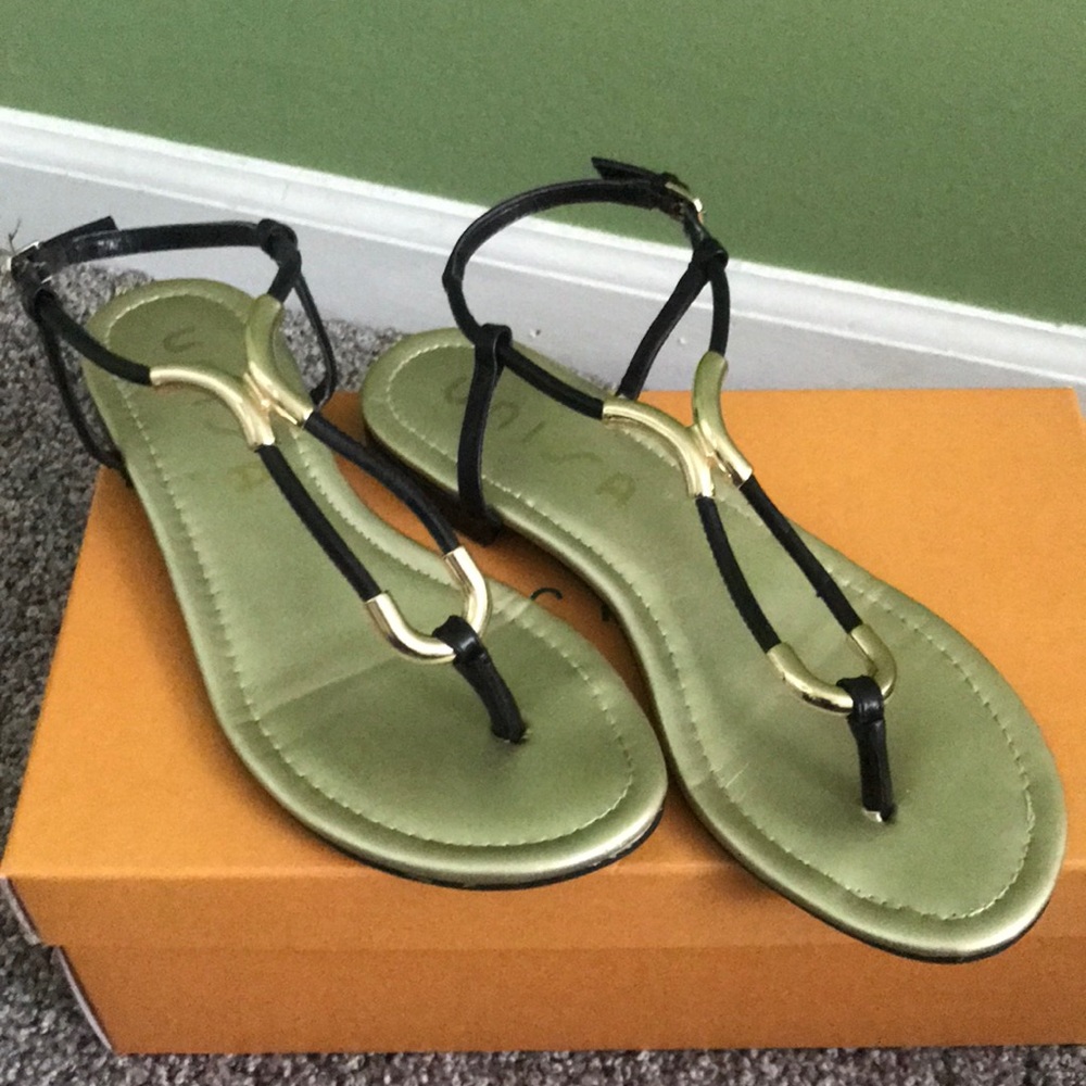 T-strap sandals -Unisa